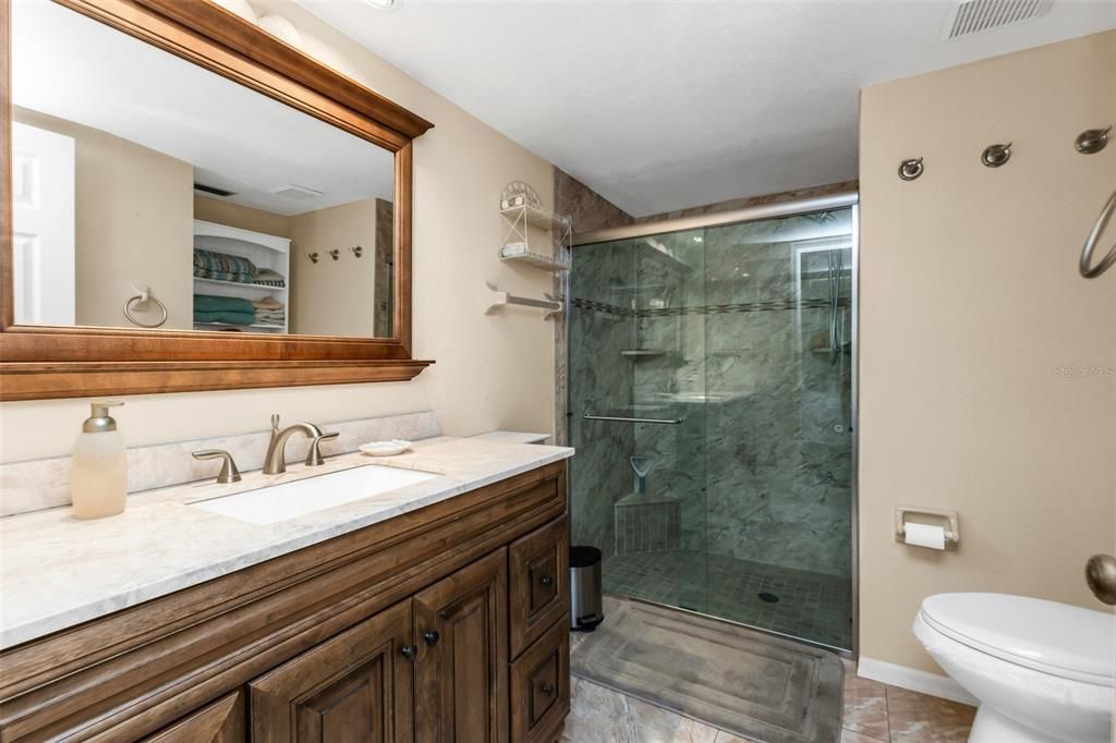 For Sale: $274,900 (2 beds, 2 baths, 1111 Square Feet)