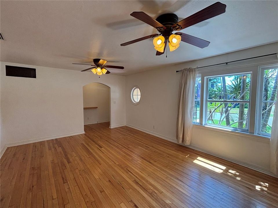 En Renta: $3,850 (3 camas, 2 baños, 1638 Pies cuadrados)