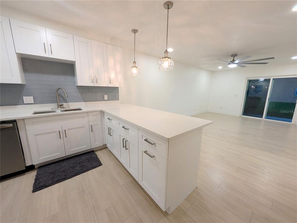 En Venta: $249,900 (2 camas, 2 baños, 928 Pies cuadrados)