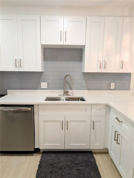 En Venta: $249,900 (2 camas, 2 baños, 928 Pies cuadrados)