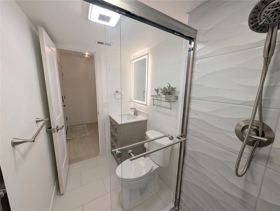 En Venta: $249,900 (2 camas, 2 baños, 928 Pies cuadrados)