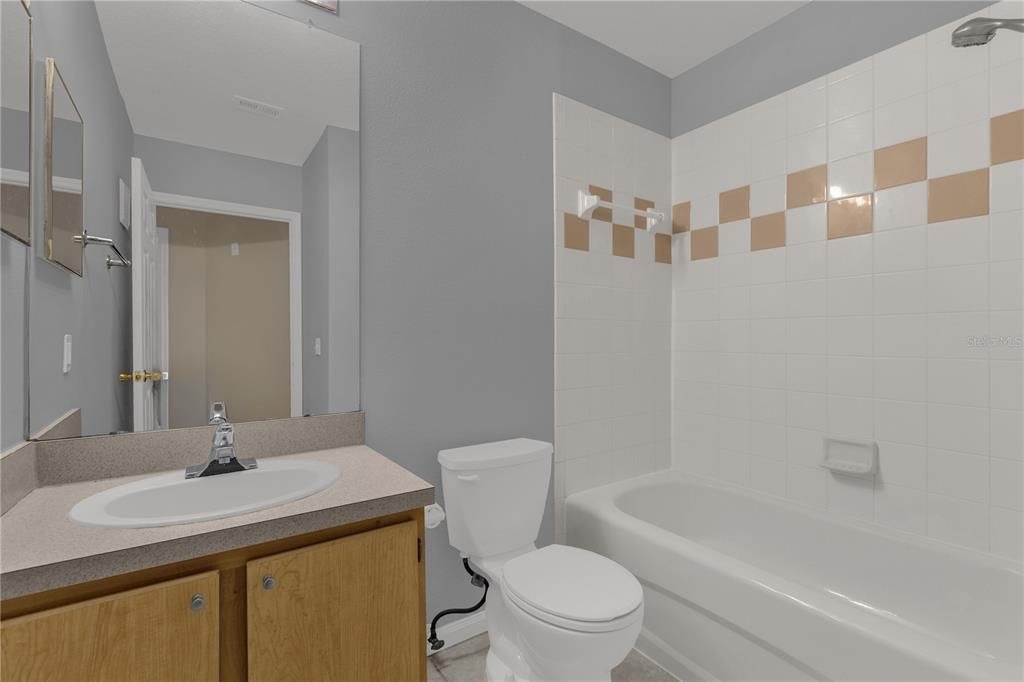 For Sale: $200,000 (2 beds, 2 baths, 1222 Square Feet)