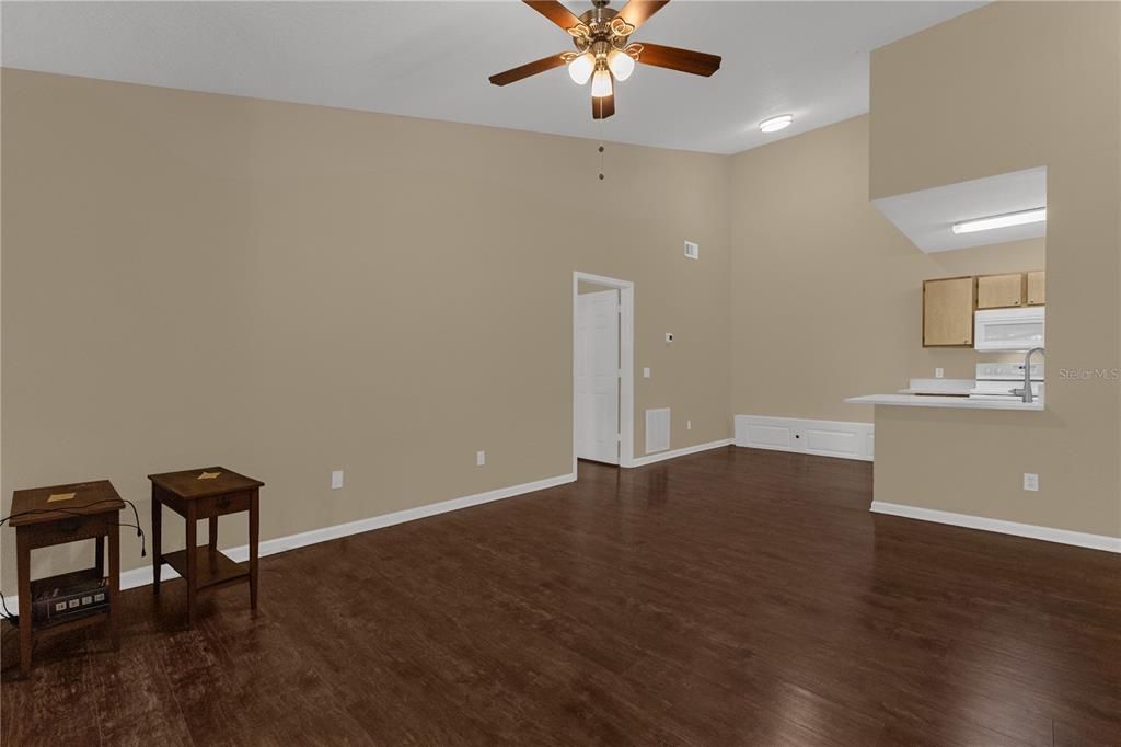 For Sale: $200,000 (2 beds, 2 baths, 1222 Square Feet)