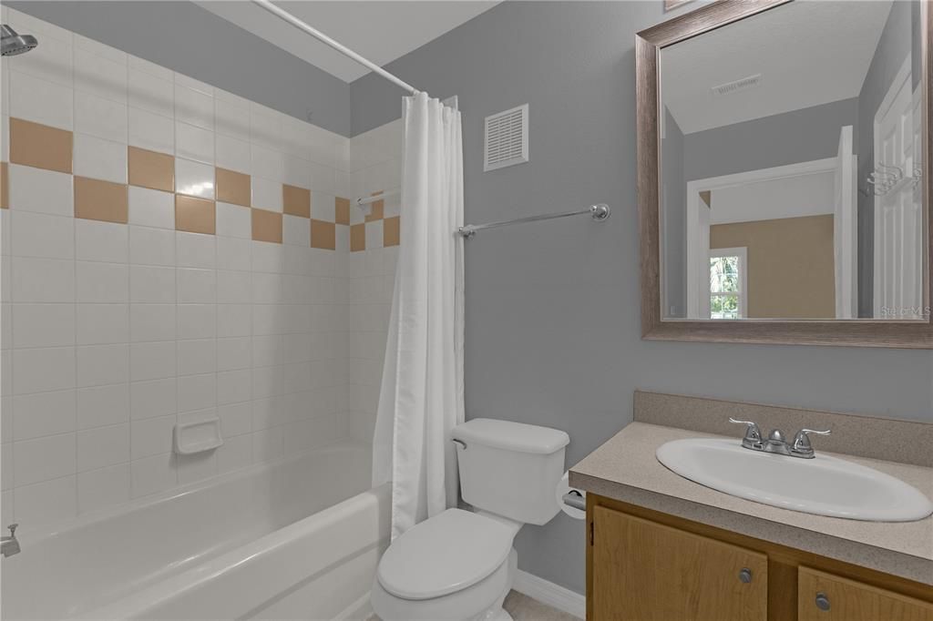 For Sale: $200,000 (2 beds, 2 baths, 1222 Square Feet)