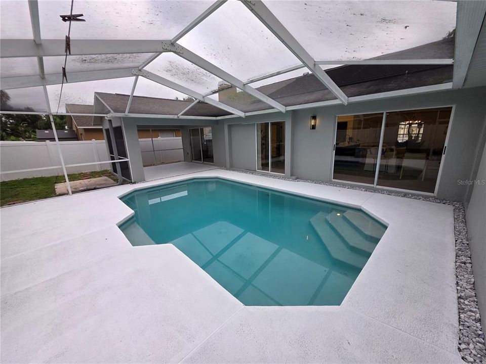 En Venta: $525,000 (4 camas, 2 baños, 1996 Pies cuadrados)