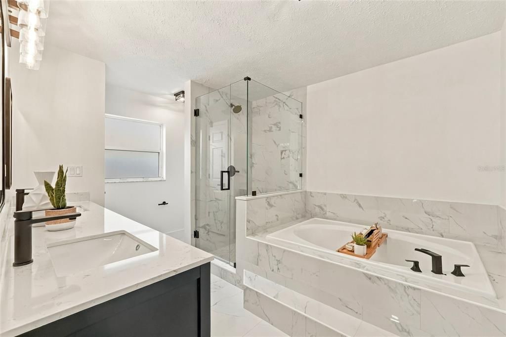 En Venta: $525,000 (4 camas, 2 baños, 1996 Pies cuadrados)