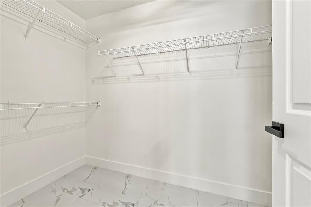En Venta: $525,000 (4 camas, 2 baños, 1996 Pies cuadrados)