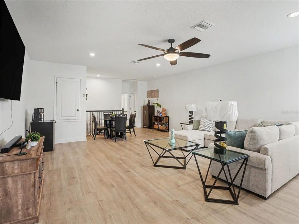 En Venta: $625,000 (5 camas, 3 baños, 3217 Pies cuadrados)