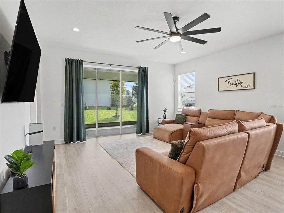 En Venta: $625,000 (5 camas, 3 baños, 3217 Pies cuadrados)