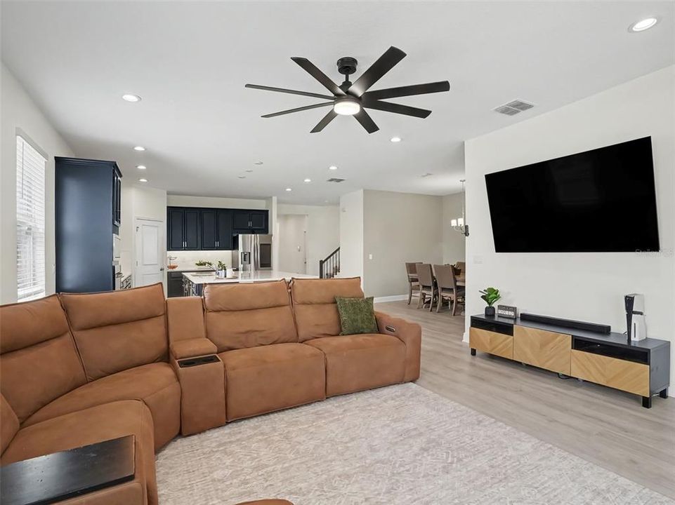 En Venta: $625,000 (5 camas, 3 baños, 3217 Pies cuadrados)