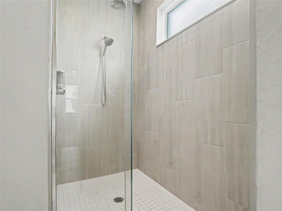 En Venta: $625,000 (5 camas, 3 baños, 3217 Pies cuadrados)