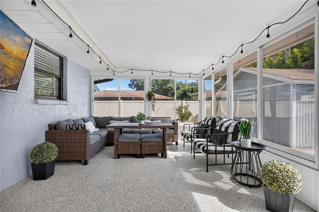 En Venta: $410,000 (2 camas, 2 baños, 1416 Pies cuadrados)