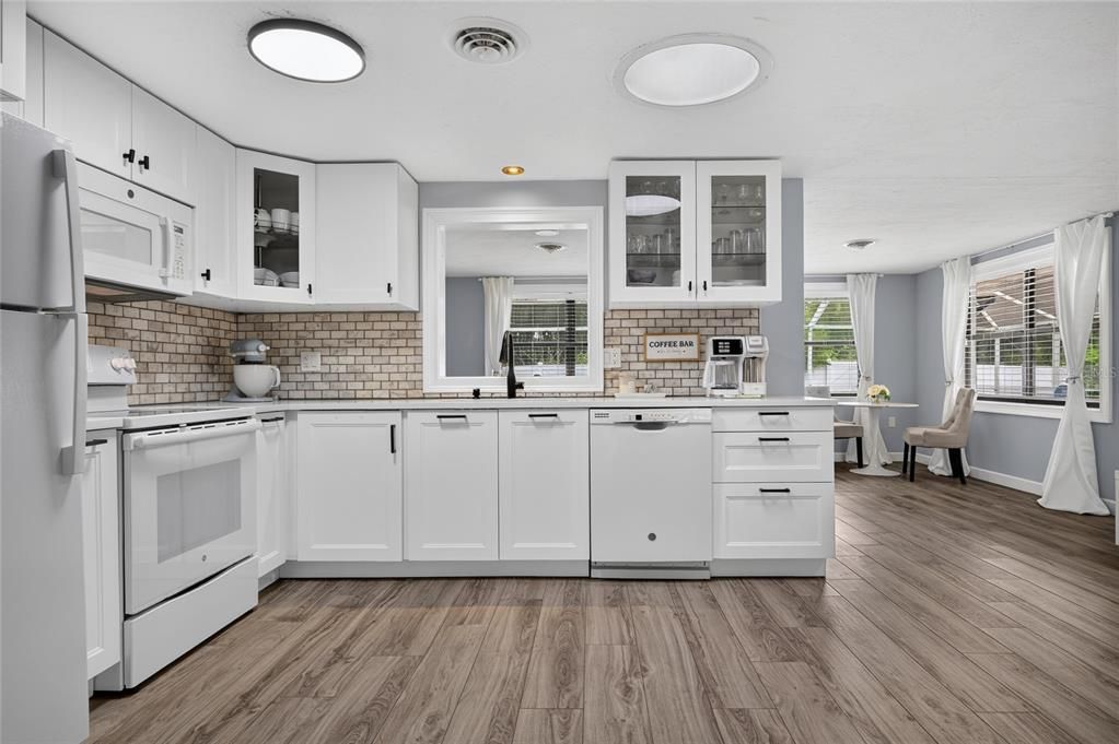 En Venta: $410,000 (2 camas, 2 baños, 1416 Pies cuadrados)