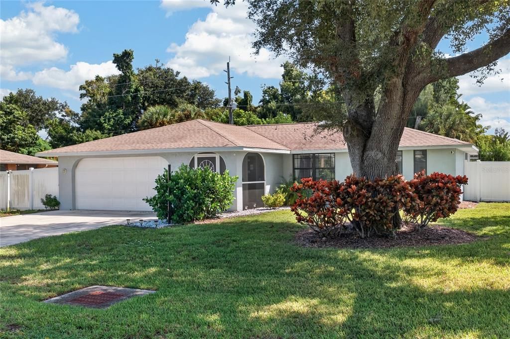 En Venta: $410,000 (2 camas, 2 baños, 1416 Pies cuadrados)
