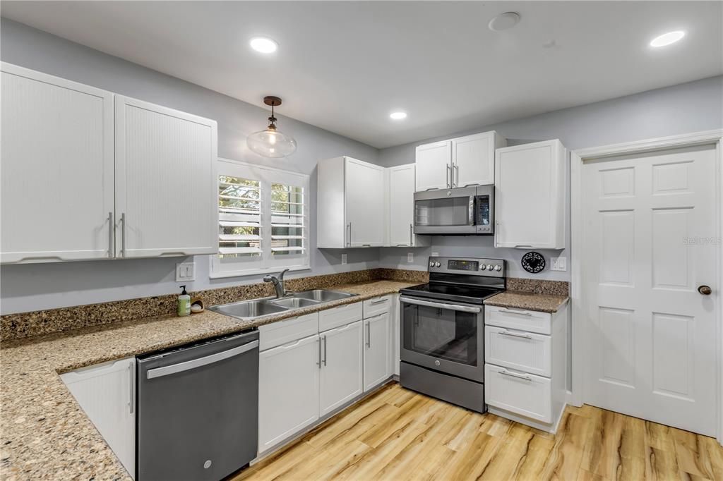 En Venta: $759,000 (3 camas, 2 baños, 1910 Pies cuadrados)