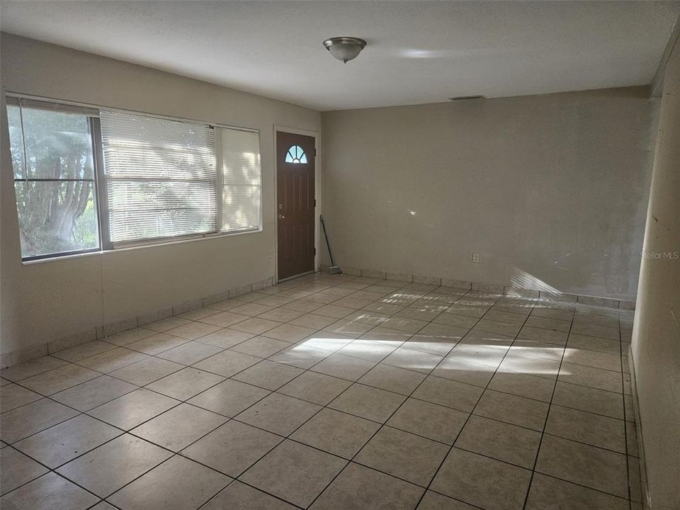 En Renta: $1,800 (3 camas, 2 baños, 1470 Pies cuadrados)