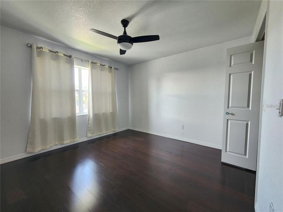 В аренду: $1,350 (2 спален, 2 ванн, 860 Квадратных фут)