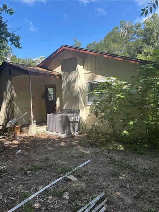 For Rent: $1,100 (2 beds, 1 baths, 768 Square Feet)