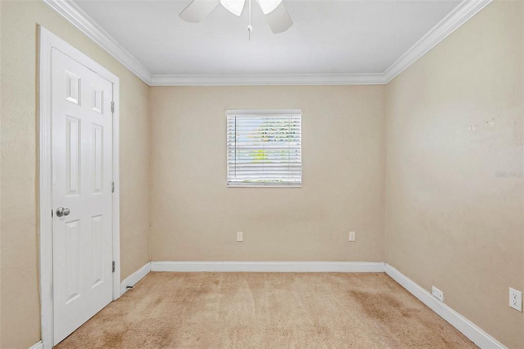For Sale: $299,900 (2 beds, 1 baths, 943 Square Feet)