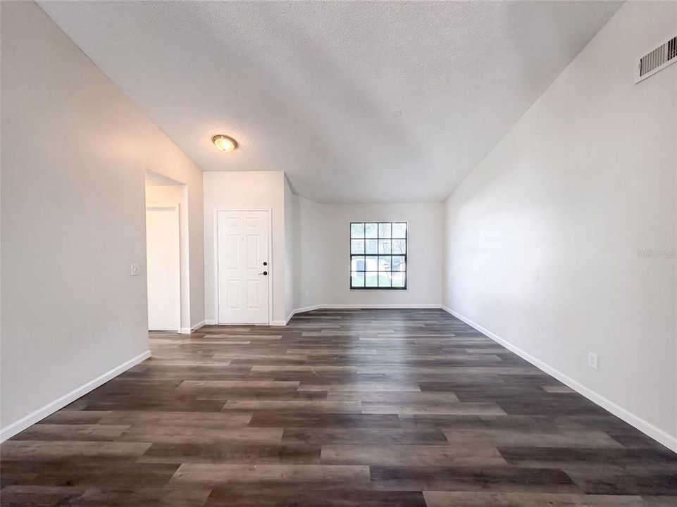 En Venta: $411,000 (3 camas, 2 baños, 1466 Pies cuadrados)