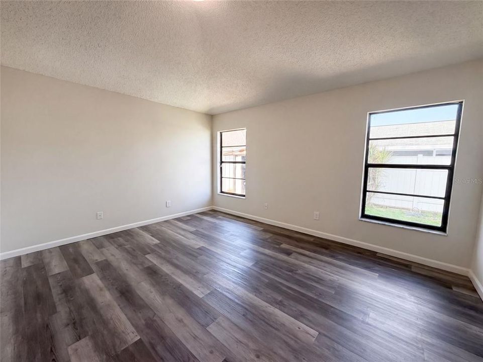 En Venta: $411,000 (3 camas, 2 baños, 1466 Pies cuadrados)