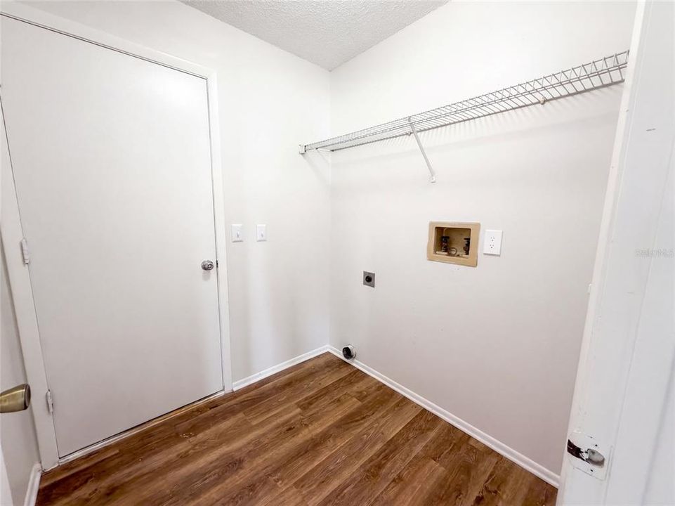 En Venta: $411,000 (3 camas, 2 baños, 1466 Pies cuadrados)