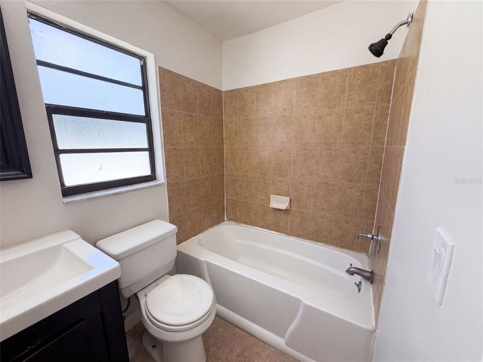 En Venta: $411,000 (3 camas, 2 baños, 1466 Pies cuadrados)