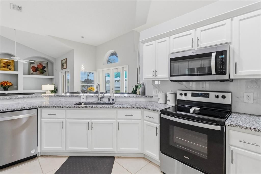 На продажу: $459,999 (4 спален, 3 ванн, 2109 Квадратных фут)