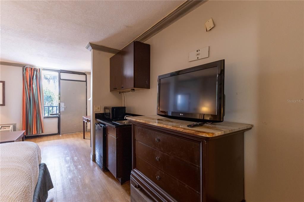 For Sale: $3,600,000 (0 beds, 0 baths, 18716 Square Feet)