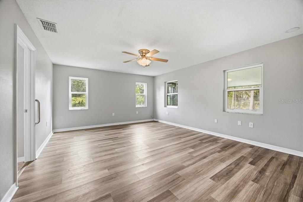 For Sale: $599,975 (4 beds, 2 baths, 3360 Square Feet)