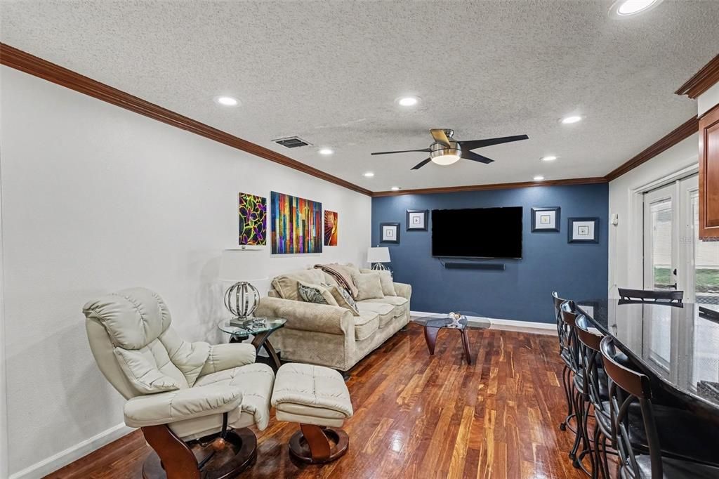 En Venta: $410,000 (3 camas, 2 baños, 1684 Pies cuadrados)