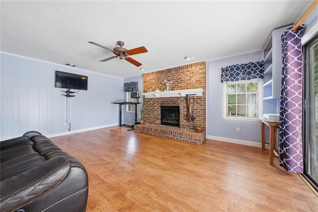 For Sale: $420,000 (3 beds, 2 baths, 1720 Square Feet)