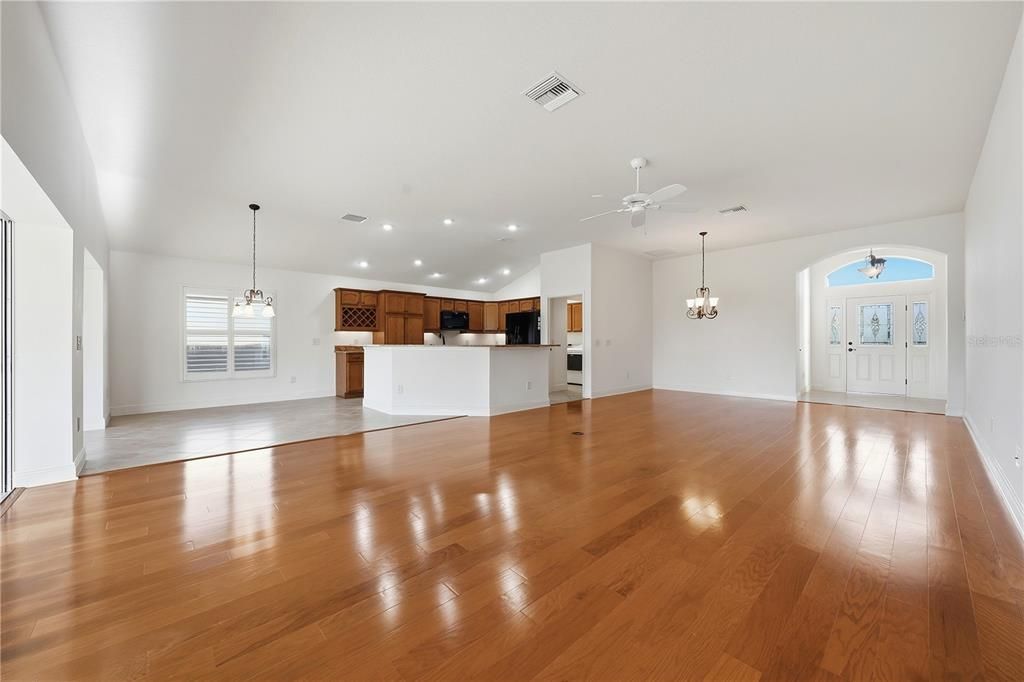 For Sale: $799,900 (3 beds, 2 baths, 2000 Square Feet)