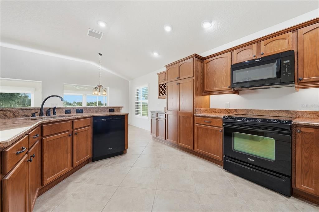 For Sale: $799,900 (3 beds, 2 baths, 2000 Square Feet)