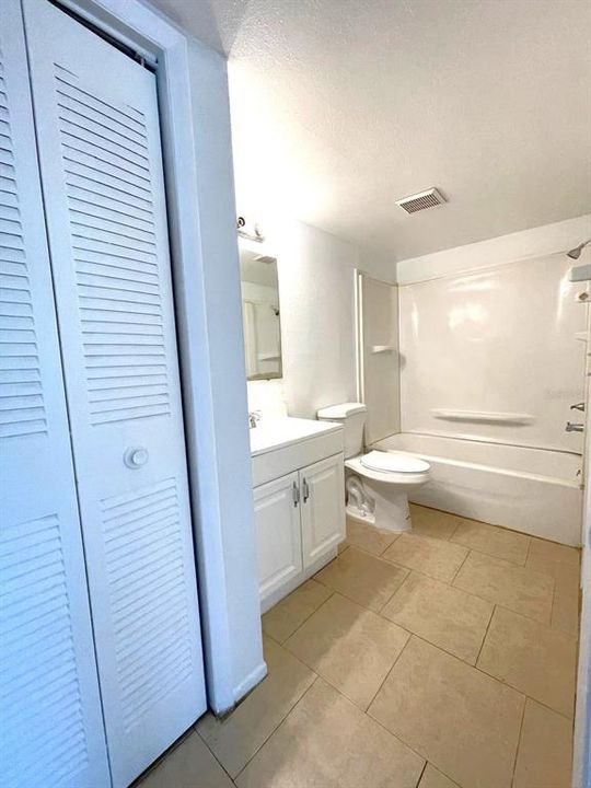 В аренду: $1,300 (1 спален, 1 ванн, 742 Квадратных фут)