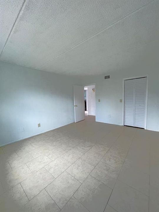В аренду: $1,300 (1 спален, 1 ванн, 742 Квадратных фут)