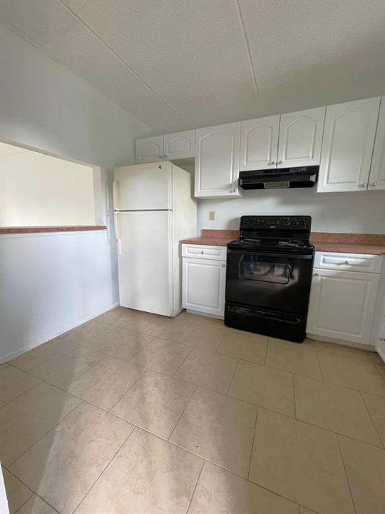 В аренду: $1,300 (1 спален, 1 ванн, 742 Квадратных фут)