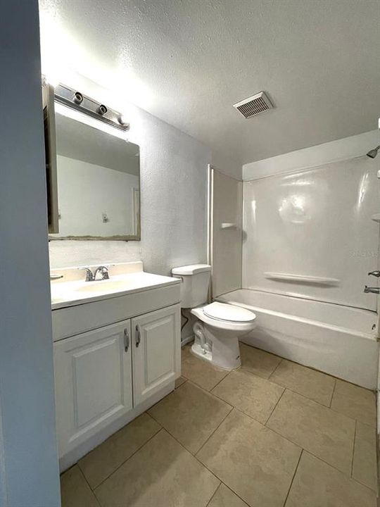 В аренду: $1,300 (1 спален, 1 ванн, 742 Квадратных фут)