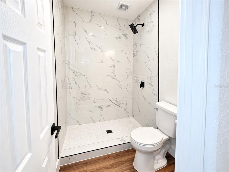 En Venta: $289,800 (4 camas, 2 baños, 1500 Pies cuadrados)