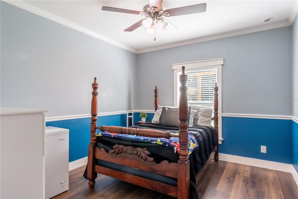 For Sale: $450,000 (5 beds, 2 baths, 2448 Square Feet)