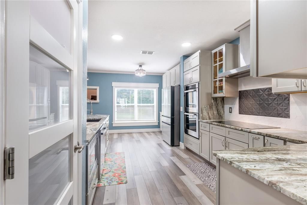For Sale: $450,000 (5 beds, 2 baths, 2448 Square Feet)