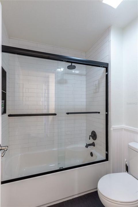 For Sale: $450,000 (5 beds, 2 baths, 2448 Square Feet)