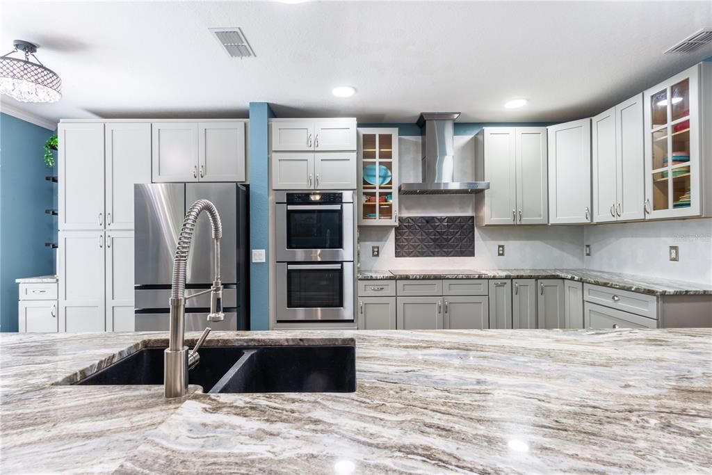 For Sale: $450,000 (5 beds, 2 baths, 2448 Square Feet)