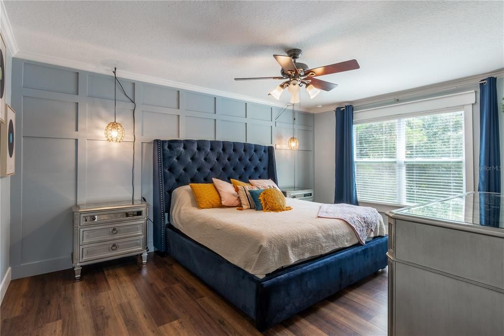 For Sale: $450,000 (5 beds, 2 baths, 2448 Square Feet)
