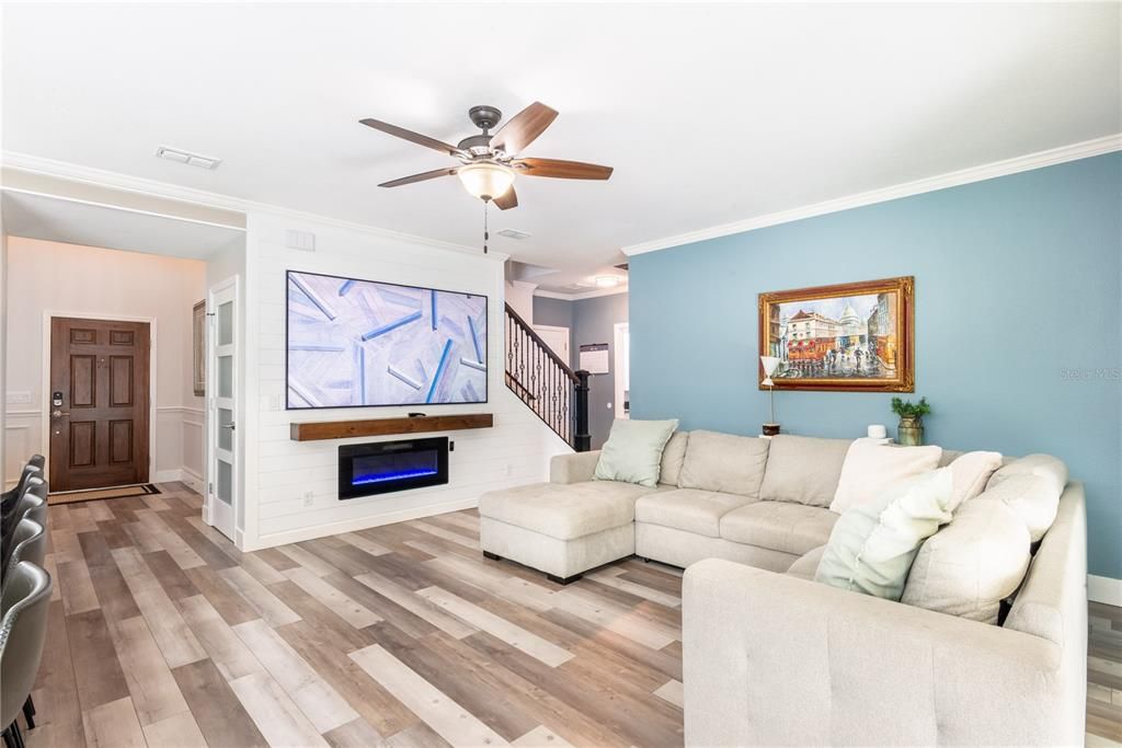 For Sale: $450,000 (5 beds, 2 baths, 2448 Square Feet)
