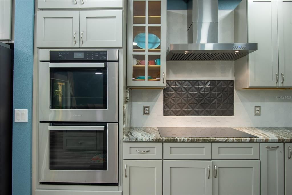 For Sale: $450,000 (5 beds, 2 baths, 2448 Square Feet)