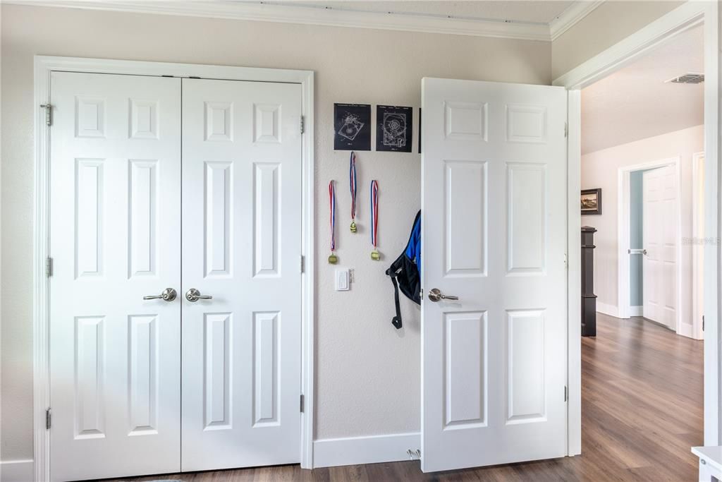 For Sale: $450,000 (5 beds, 2 baths, 2448 Square Feet)