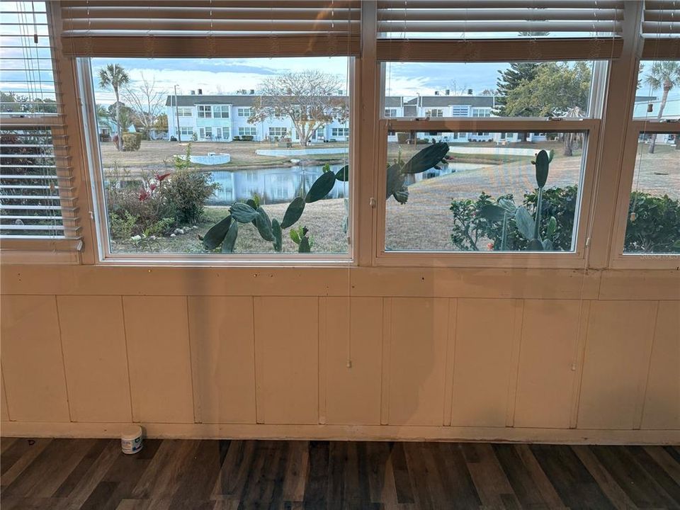 For Rent: $1,450 (1 beds, 1 baths, 888 Square Feet)