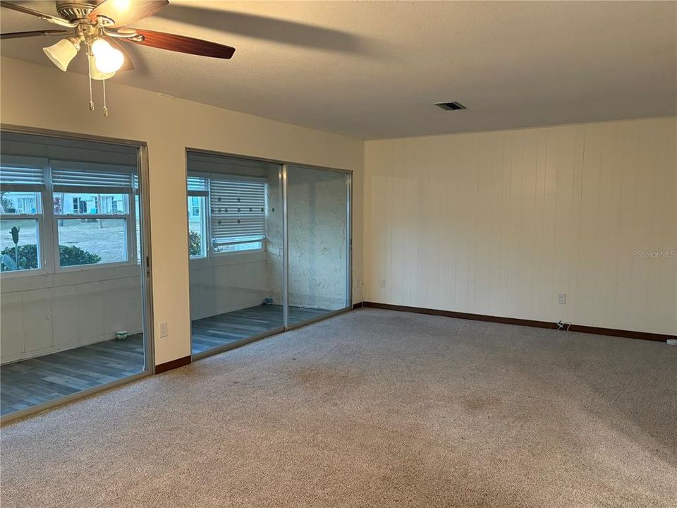 For Rent: $1,450 (1 beds, 1 baths, 888 Square Feet)