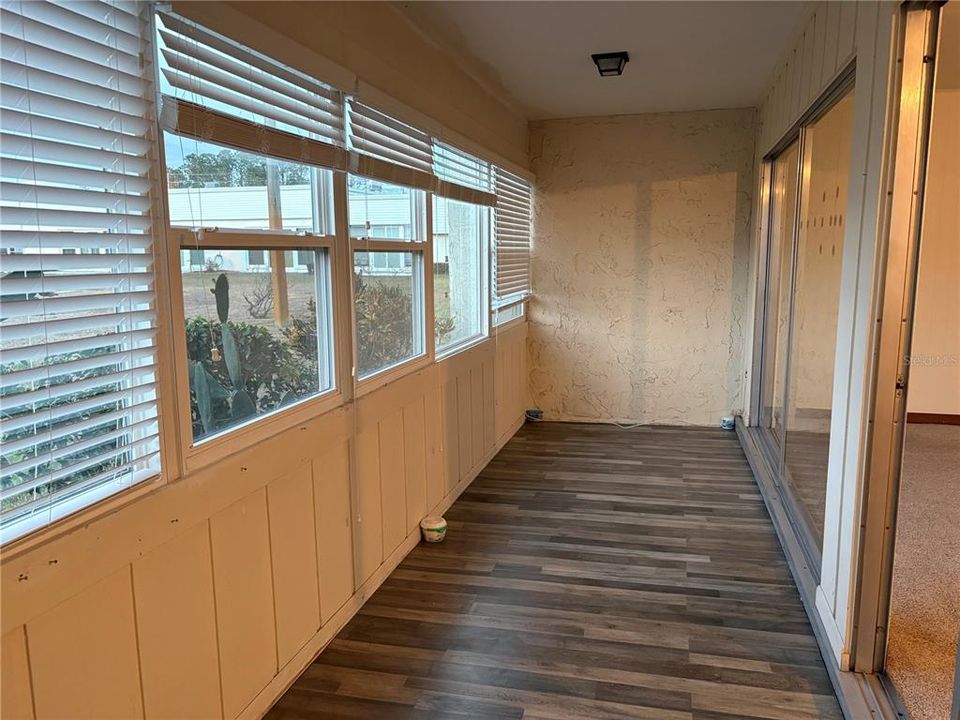 For Rent: $1,450 (1 beds, 1 baths, 888 Square Feet)